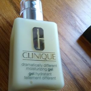 Clinique dramatically different moisturizing gel